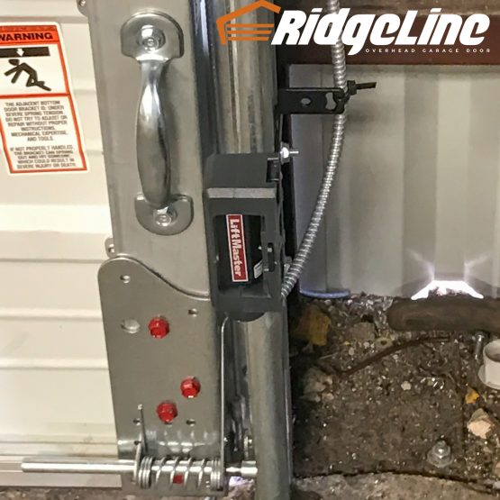 garage,door,overhead,austin,repair,installation,company,liftmaster,service,commercial,residential,loading dock,operators,gate operators,sectional garage door,manor