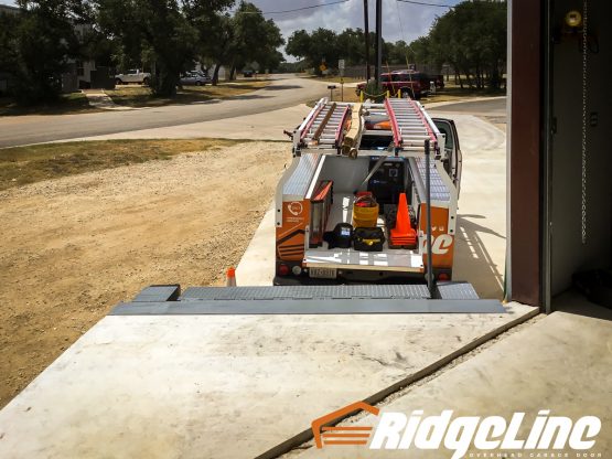 garage,door,overhead,austin,repair,installation,company,liftmaster,service,commercial,residential,loading dock,operators,gate operators,sectional garage door,manor