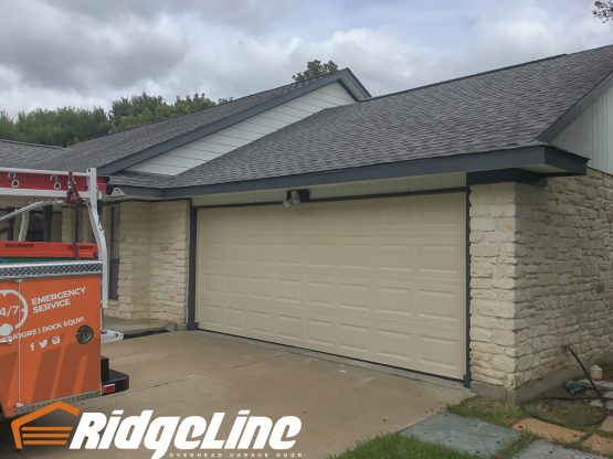 garage,door,overhead,austin,repair,installation,company,liftmaster,service,commercial,residential,loading dock,operators,gate operators,sectional garage door,manor