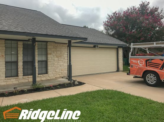 garage,door,overhead,austin,repair,installation,company,liftmaster,service,commercial,residential,loading dock,operators,gate operators,sectional garage door,manor